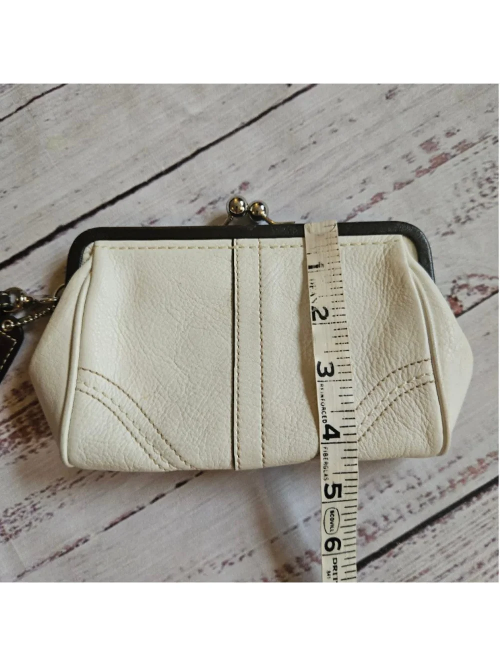 Vintage Coach SoHo Kiss Lock Beige White Leather Wristlet - Picture 6 of 6